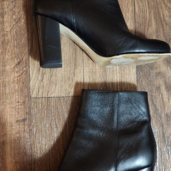 Michael Khors Heeled Booties (Black - 8M) - Picture 3 of 7